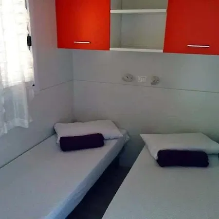 Mare Monti Kamp alanı *